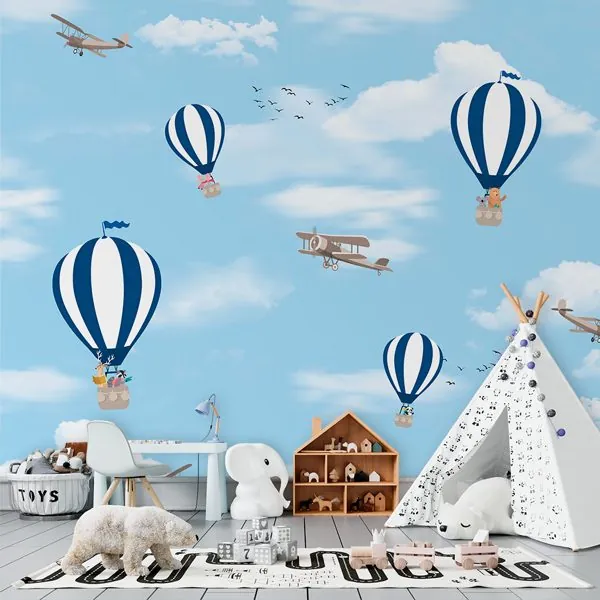 Balões Azul Claro — ambiente com o papel de parede aplicado