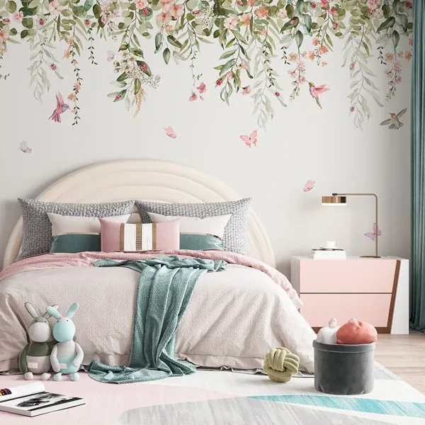 Fancy Beija Flor e Joaninhas — ambiente com o papel de parede aplicado
