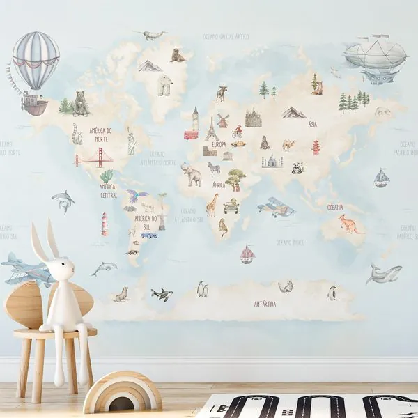 Mapa Mundi Animais e Turismo — ambiente com o papel de parede aplicado