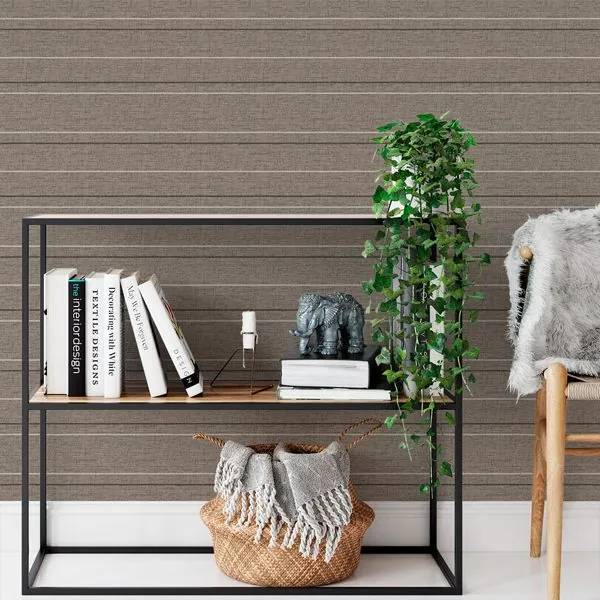Textura Strips Marrom — ambiente com o papel de parede aplicado